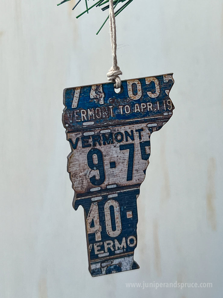 Vermont Vintage License Plate Ornament Magnet